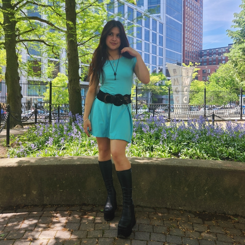 Meet Your Posher, Angela